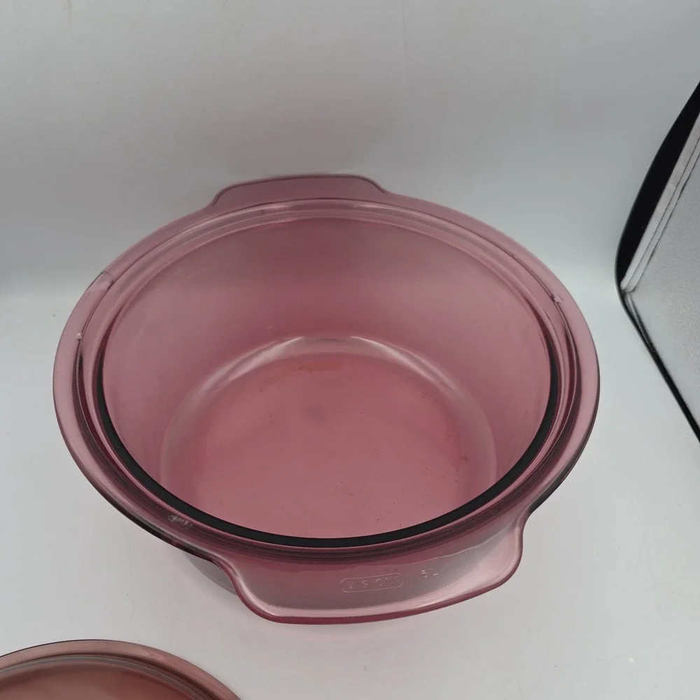 CORNING VISIONS CRANBERRY  5 L COVERED DUTCH OVEN USA READ